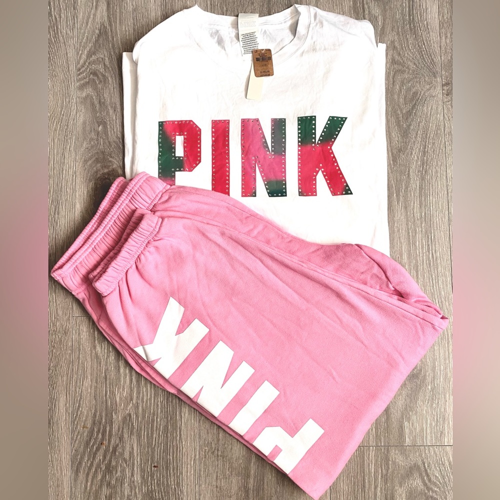 💕NWT VS PINK WHITE CAMPUS BLING TEE AND FLEECE BAGGY JOGGERS / 2 PIECE SET PINK - Picture 2 of 15